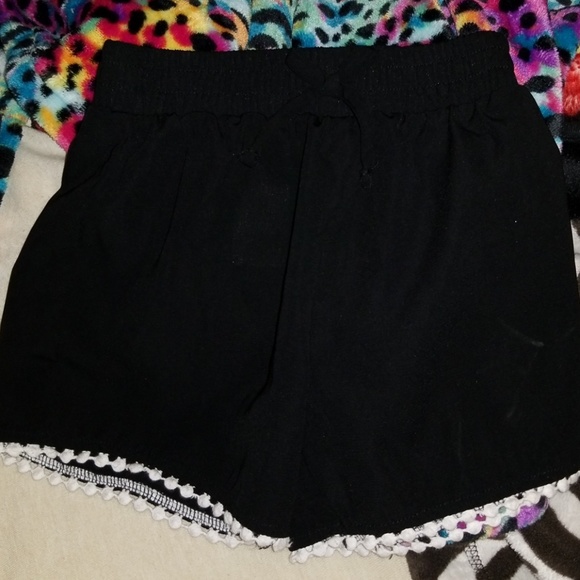 BLACK SHORTS WITH W/ WHITE FRINGE - Picture 2 of 4